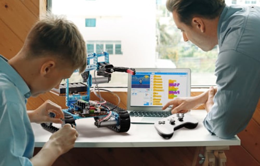 Комплект „Ultimate Robot“ v2.0 - Makeblock